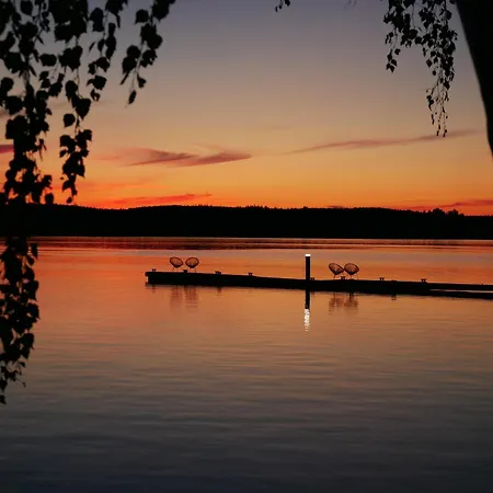 シャレー Koskenselaen Lomakylae プーマラ